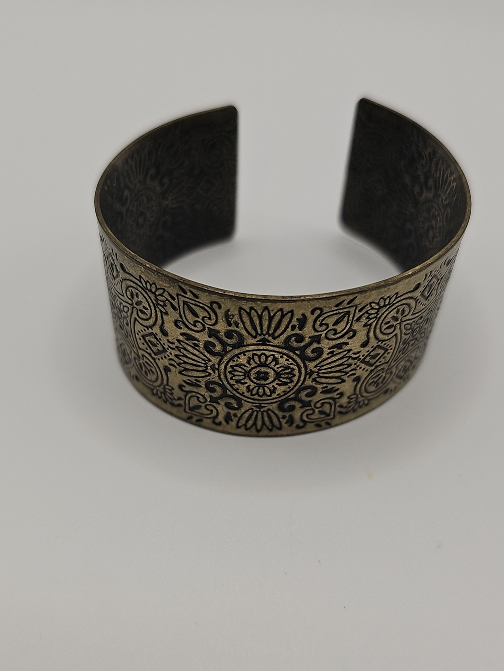 Antique-Style Floral Etched Wide Cuff Bracelet - Brass. Vintage.